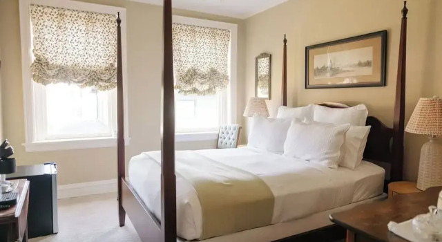 Номер Standard Ironclad Inn and Bourbon Room