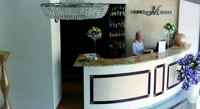 Hotel Monet & Rubbens, Забронировать Отель Отели Лысомице с парковкой, Парковка