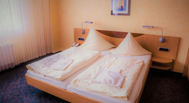 Warias Hotel & Restaurant, Réserver Hôtel Braunsbedra Saxe-Anhalt