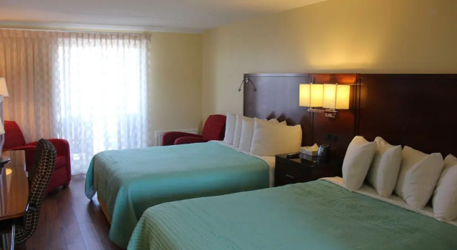 Номер Deluxe с балконом Seaside Inn & Suites