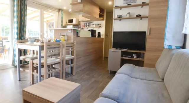 Mobil Home 8 Personnes, Rezerwuj Hotel Hotele w Côte de Beauté z basenem, Basen