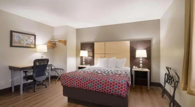 Четырёхместный номер Standard Econo Lodge Grand Forks near University