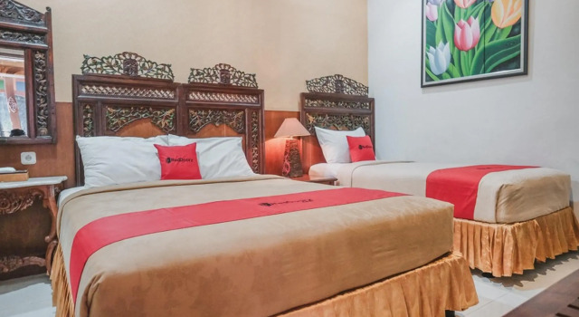 RedDoorz near Galeria Mall 2, Book Hotel Hotels in Yogyakarta Province with Breakfast, Breakfasts