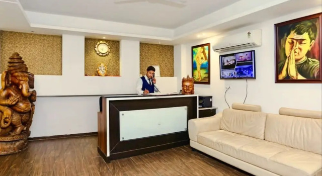 Hotel Callista Inn Golf Course Road, Varaa Hotelli Gurgaon 