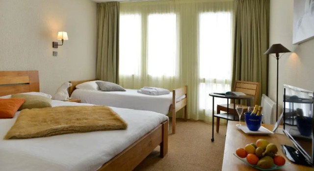 Номер Comfort с красивым видом из окна Hôtel LEden des Cimes - Vacances Bleues - Belle Plagne 2100