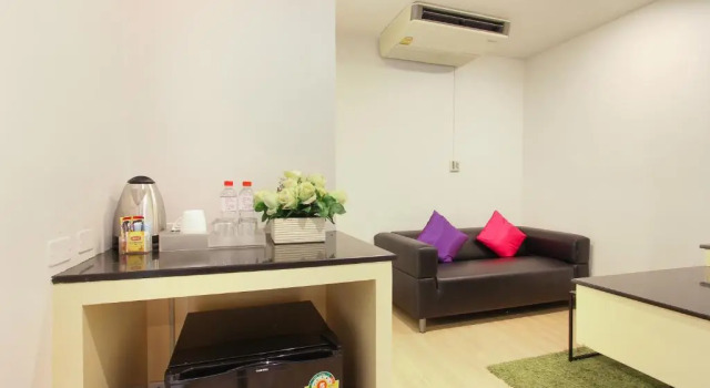 Семейный номер Standard Klassique Sukhumvit Hotel