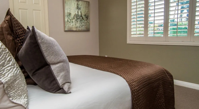 Luxury 6BR 10min to LV Strip Sleeps 20, Prenota Hotel Hotel a Missouri con piscina, Piscina
