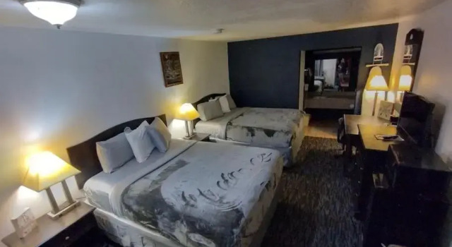OSU 2 Queens Hotel Room 126 Booking, Prenota Hotel Stillwater Oklahoma