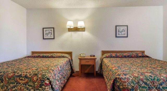 Motel 6 Brighton CO Denver Northeast, Buchen Sie Motel Brighton Colorado