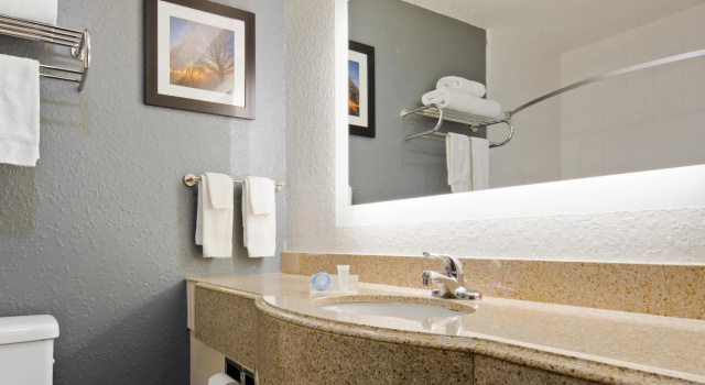 Люкс Deluxe Best Western Waldo Inn & Suites