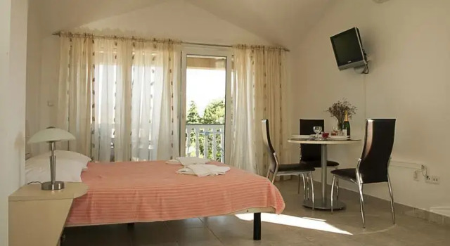 Apartments Cavar, Prenota Appartamento Hotel a Isole Quarnerine con parcheggio, Parcheggio