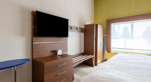 Люкс Holiday Inn Express Hotel and Suites Statesville by IHG