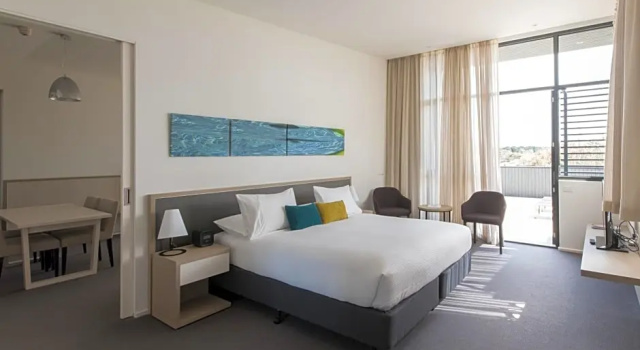 Doppel Suite Quarters at Flinders Hotel