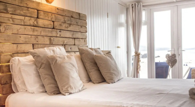 Lusty Glaze Beach Accommodation