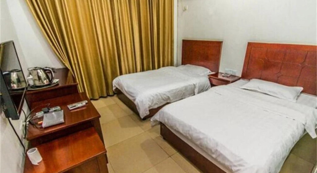 Yibin Meilun Business Hotel