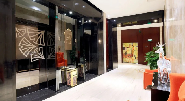 Chengdu Cannes International Hotel, Rezerwuj Hotel Hotele w Zhongxingchang z parkingiem, Parking