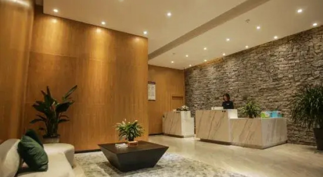 the L Hotel (Hongya Central Plaza Store)