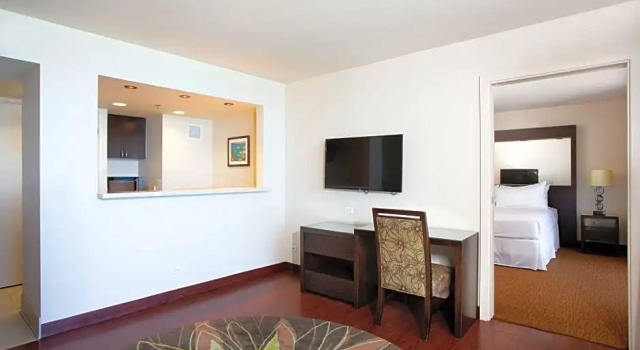 Люкс c 1 комнатой oceanfront Park Shore Waikiki