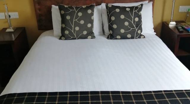 Номер Economy Eight Acres Hotel