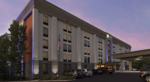 Holiday Inn Express Andover North - Lawrence by IHG, Забронировать Отель Андовер Массачусетс