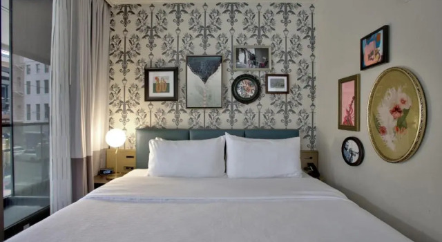 Двухместный номер Premium с видом на город Royal St. Charles Hotel