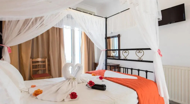 Двухместный номер Standard с балконом Hotel Lodos