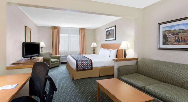 Двухместный люкс Baymont by Wyndham Waterloo