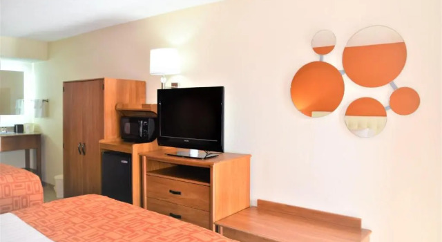 Четырёхместный номер Standard Howard Johnson Greensboro