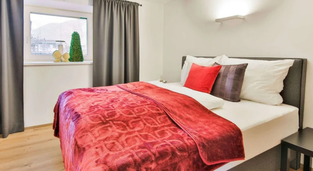 Inviting Apartment in Inzing With Garden, Đặt Căn hộ Inzing Inntal