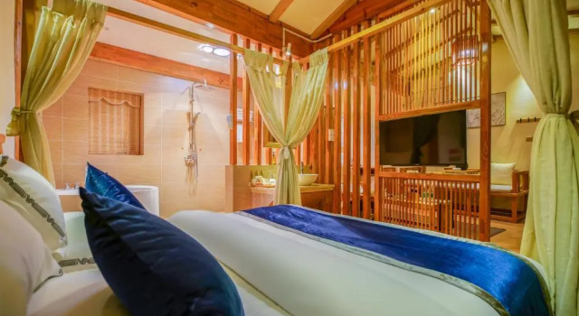 Floral Hotel · Dream Lijiang Inn Lijiang, Забронировать Отель Лицзян Юньнань, рядом с Улица Сквер-стрит Древнего города Даянь