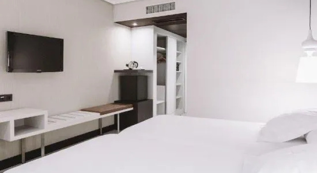 Трёхместный номер Hotel Abando