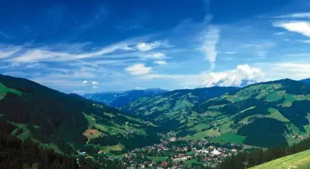 Jugendhotel Markushof, Rezerwuj Hotel Hotele w Salzburg z parkingiem, Parking