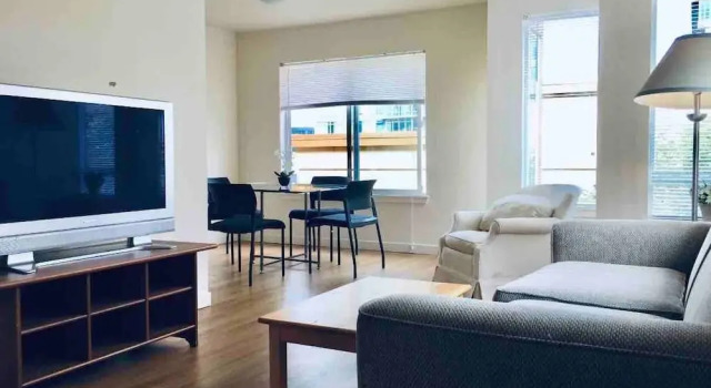 Апартаменты Standard Escape at Eastside Condo and Townhomes