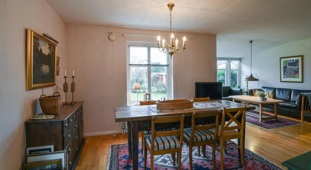 Stunning Home in Sjötorp With 3 Bedrooms and Wifi, Book Hotel  