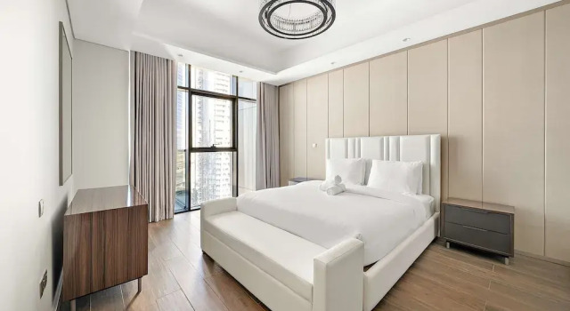 Modern 1BR With Stunning Views in Business Bay