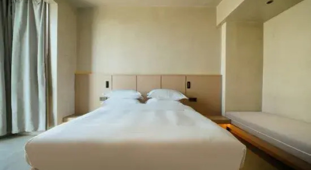 Семейный люкс White House Weichi Hostel