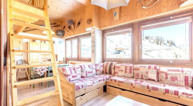 Apartment With 2 Bedrooms in La Plagne-tarentaise, With Wonderful Mountain View