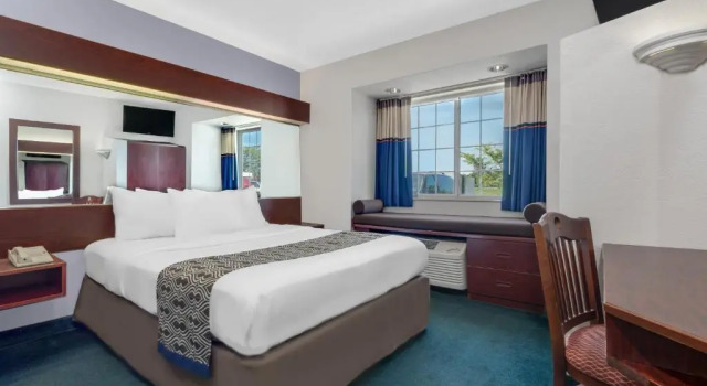 Двухместный номер Standard Microtel Inn & Suites by Wyndham London