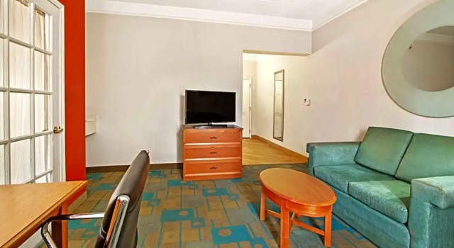 Двухместный люкс Mobility/Hearing Impaired Accessible La Quinta by Wyndham Albuquerque West
