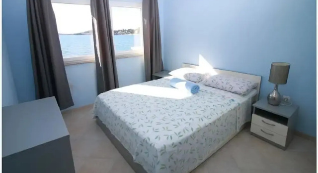 Apartments Villa J i M by the sea