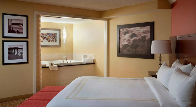 Двухместный полулюкс c 1 комнатой Halifax Marriott Harbourfront Hotel