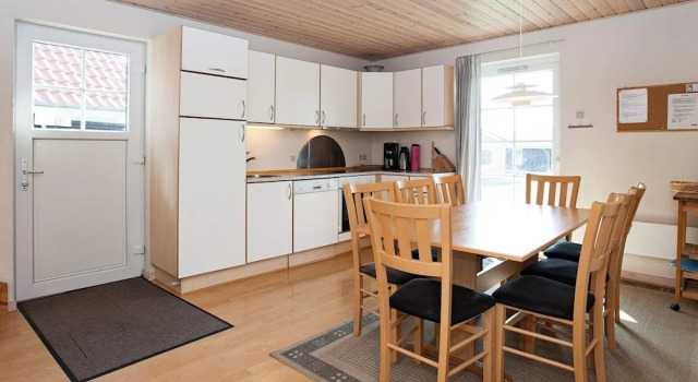 Коттедж 6 person holiday home on a holiday park in Gråsten