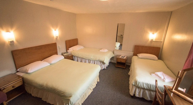Pinegrove Hotel