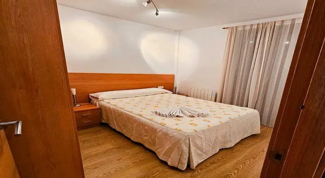 Apartamentos Canfranc Pueblo 3000, Buchen Sie Ferienwohnung Canfranc 