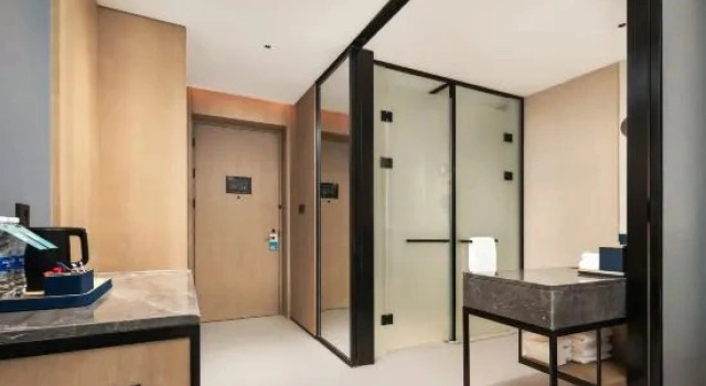 Люкс Premier Four Points by Sheraton Wuhan Optics Valley Convention and Exhibition Center