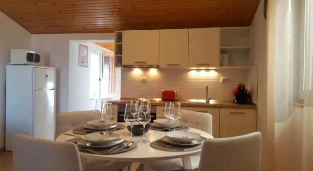 Апартаменты с видом на море Apartments Kristian