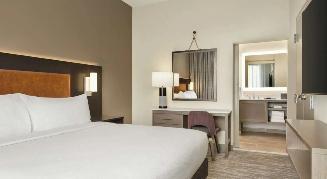 Двухместный люкс с 2 комнатами Embassy Suites by Hilton Round Rock