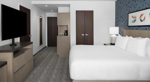 Hyatt House Lansing University Area, Book Hotel Hoteller i Lansing med parkering, Parkering
