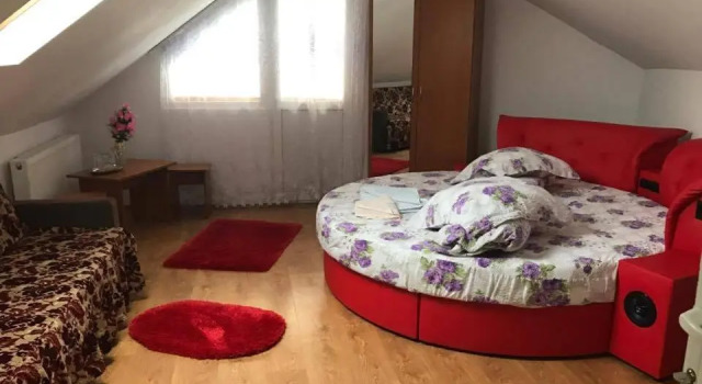 Двухместный номер Standard с балконом и с красивым видом из окна CAMERE de INCHIRIAT LA TUGUIATA