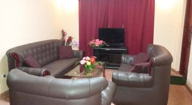 R.R.Holiday Home, Забронировать Отель Нувара-Элия 